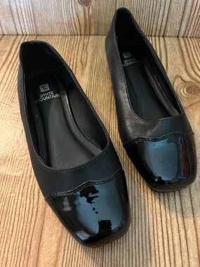 White Mountain Black Patent Cap-Toe Flats